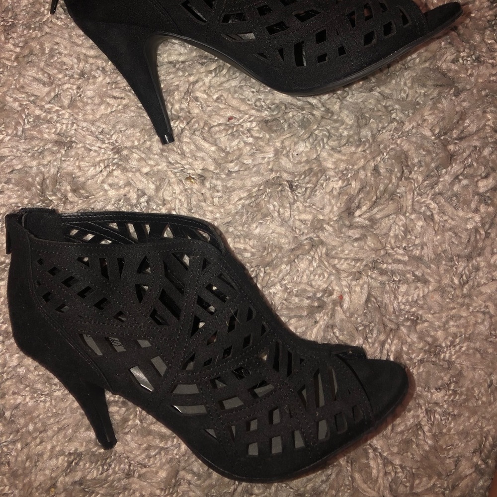 size 8 X-appeal heels